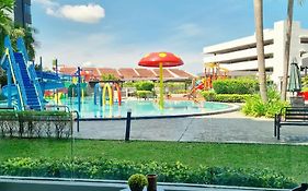 Cozy Poolside Waterpark Manhattan Homestay Ipoh City3Room Netflix